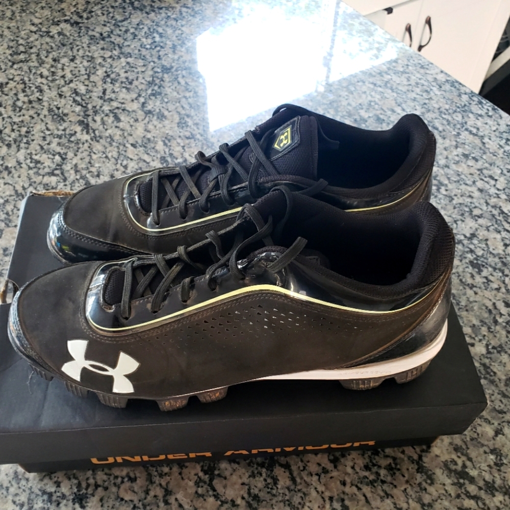 Under Armour Leadoff IV Low Baseball Shoes